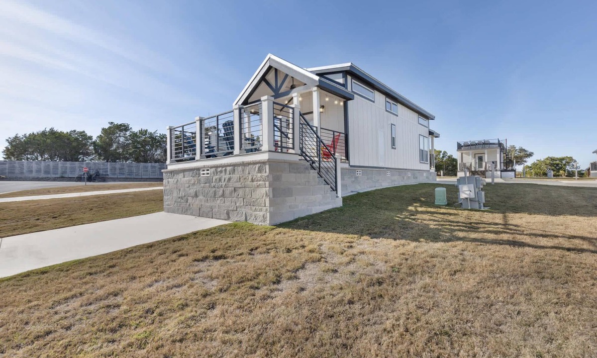 Fredericksburg House | Diamond Dream - Tiny Home with Fire Pit