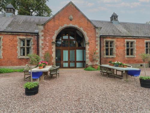 Amerton House | Diamond Lodge