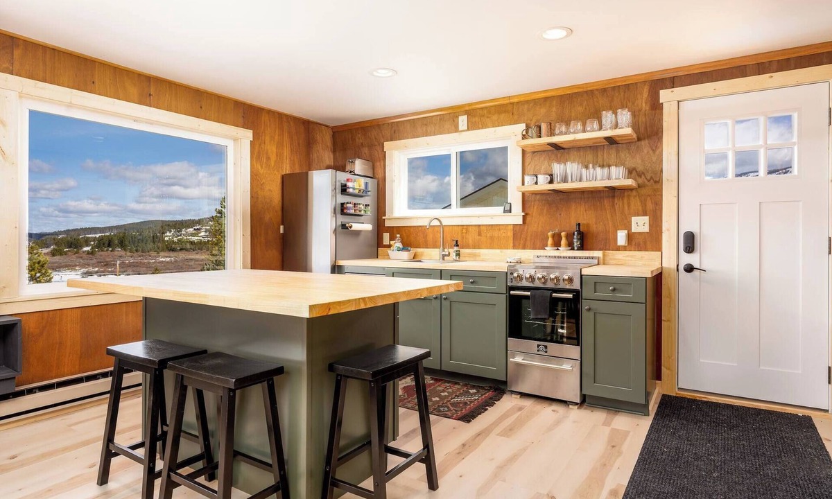 Georgetown Cabin | Diamond R Bivy - Discovery & Lake Views!