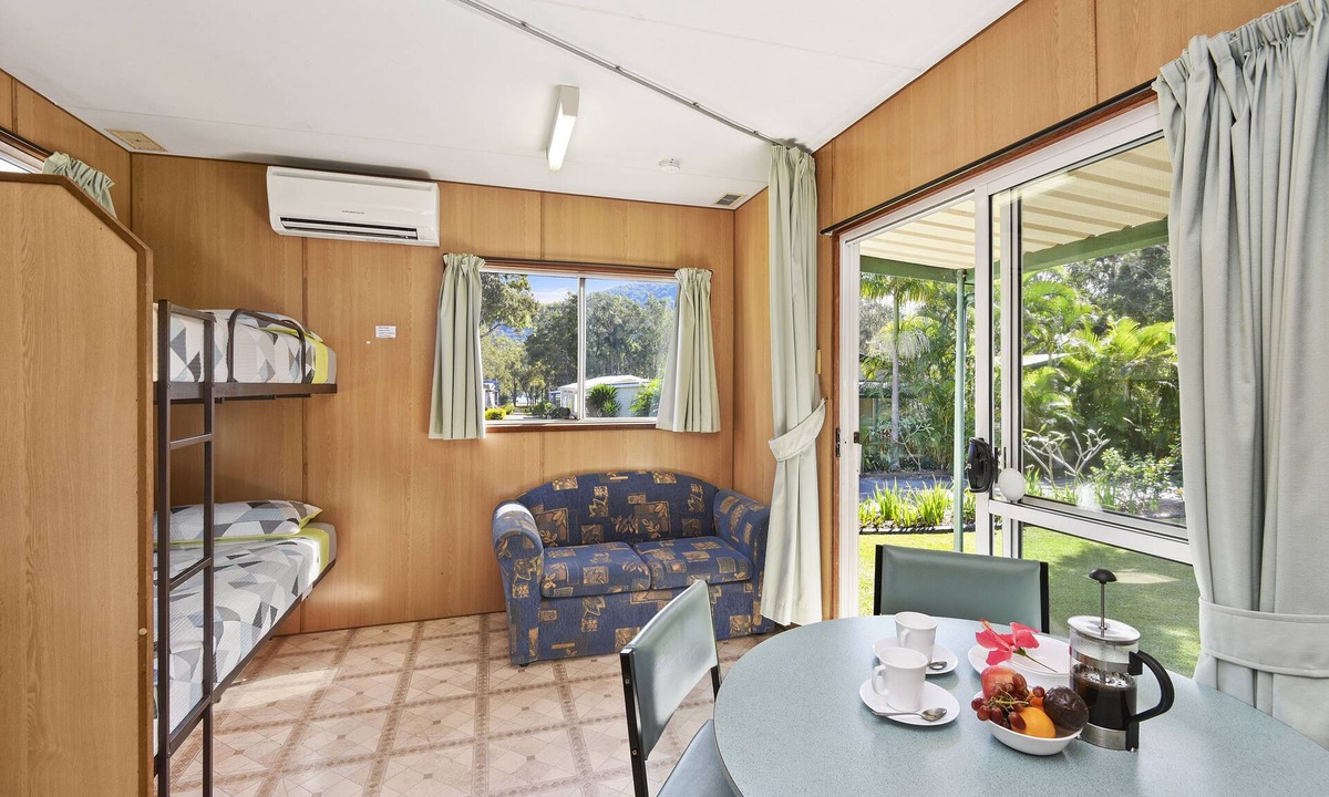 Dunbogan House | Diamond Waters Caravan Park