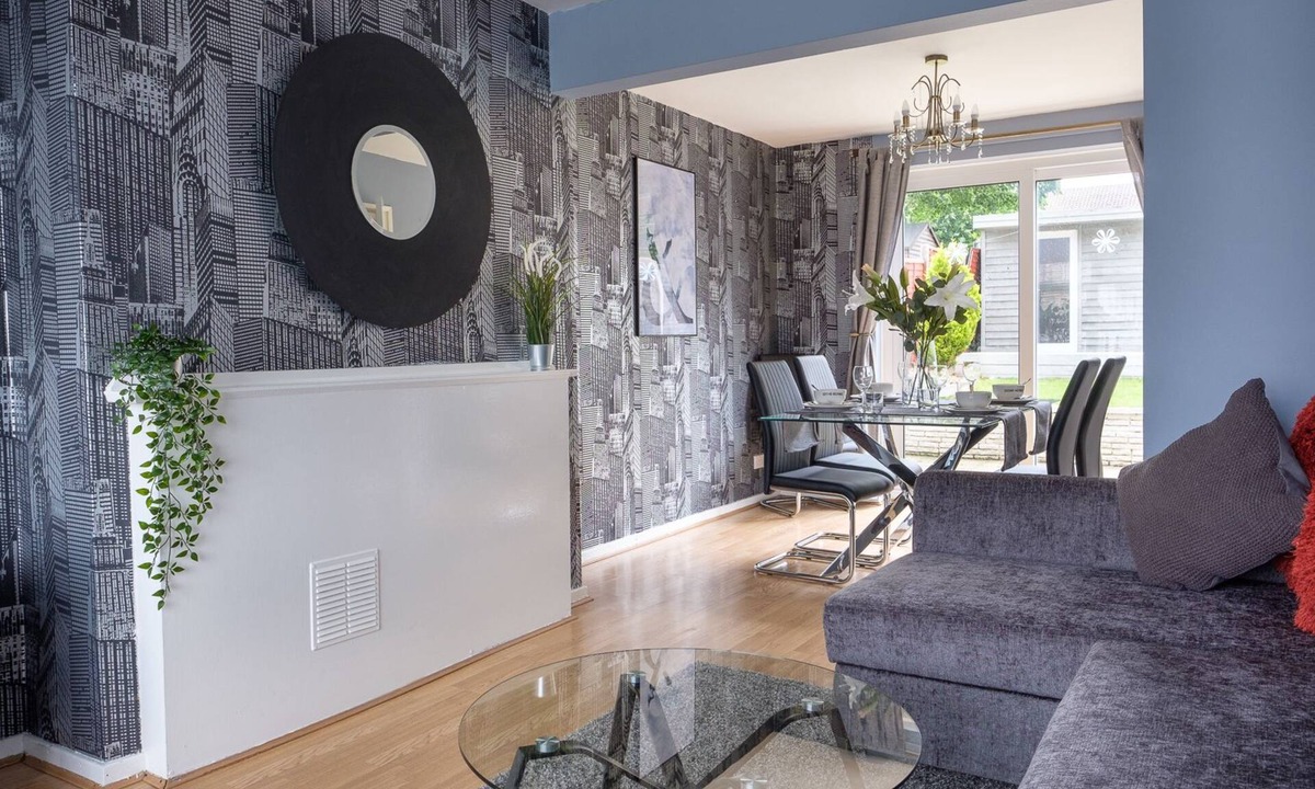 Crawley House | Dickens House