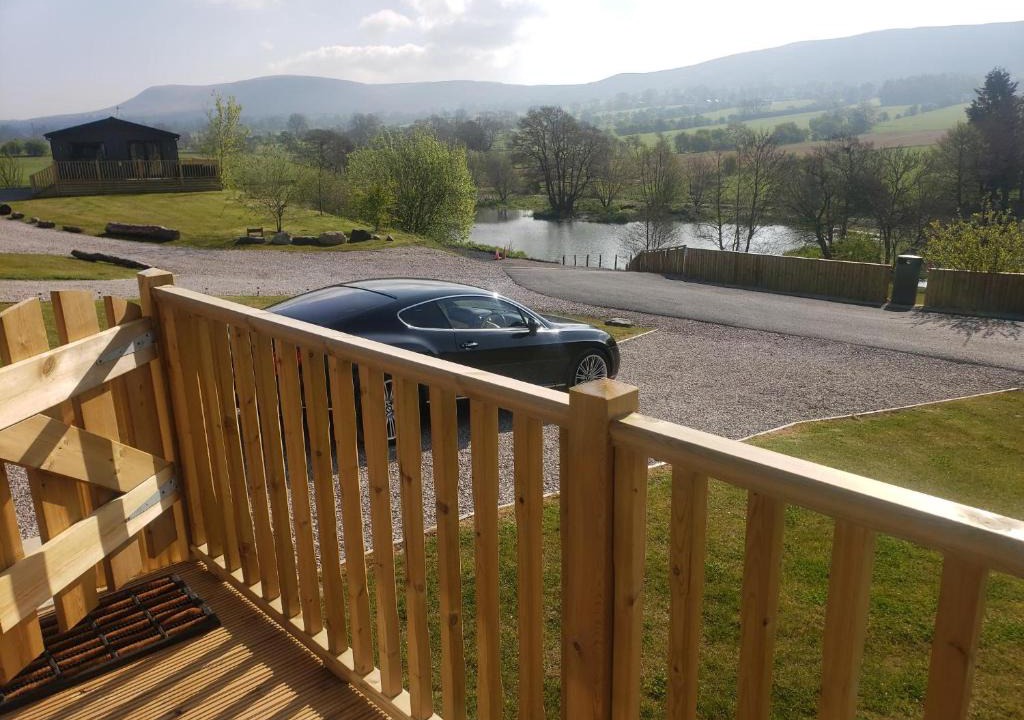 Fence Cabin | Diddly Squat Lodge