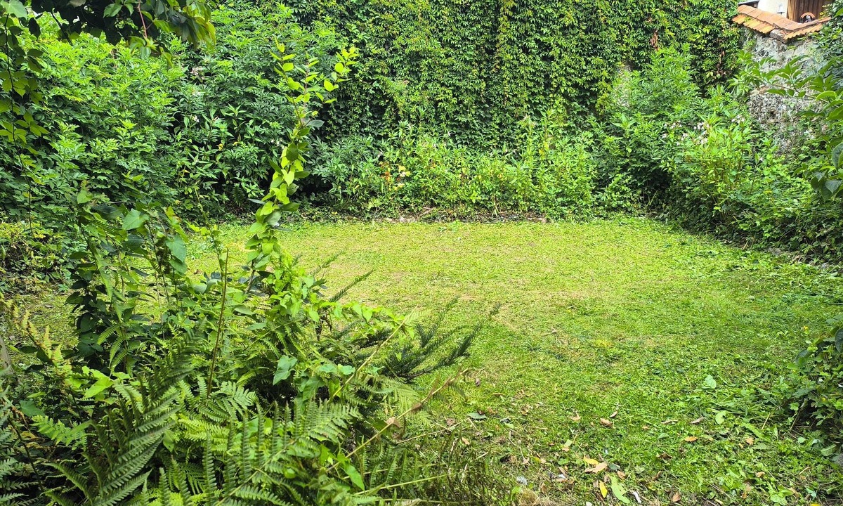 Dieppe Apartment | Dieppe Centre. Large 3 bedroom apartment with terrace