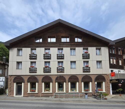 Zweisimmen Hotel | Dinh Residence