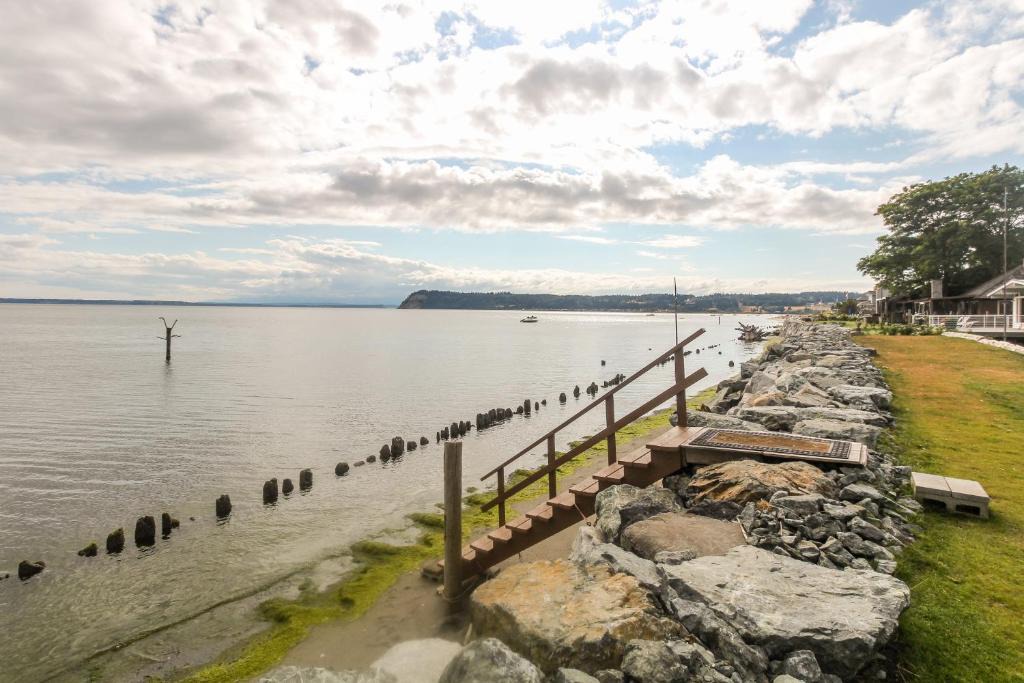 Clinton House | Dinnsen's Den