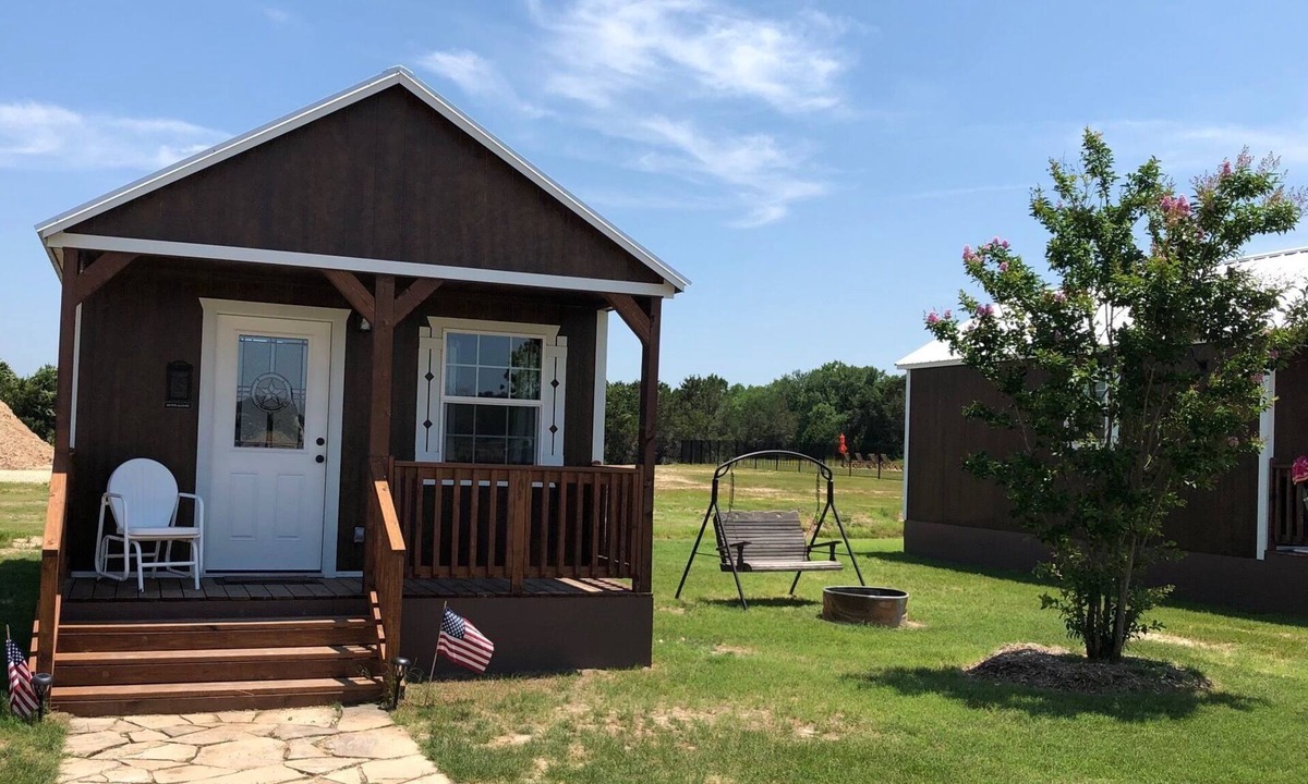 Glen Rose Cabin | Dinosaur Valley RV Park Cabin 2