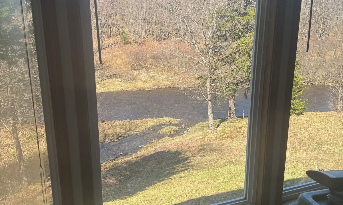 Copenhagen House | Direct ATV trail access in Montague and located on The Deer River