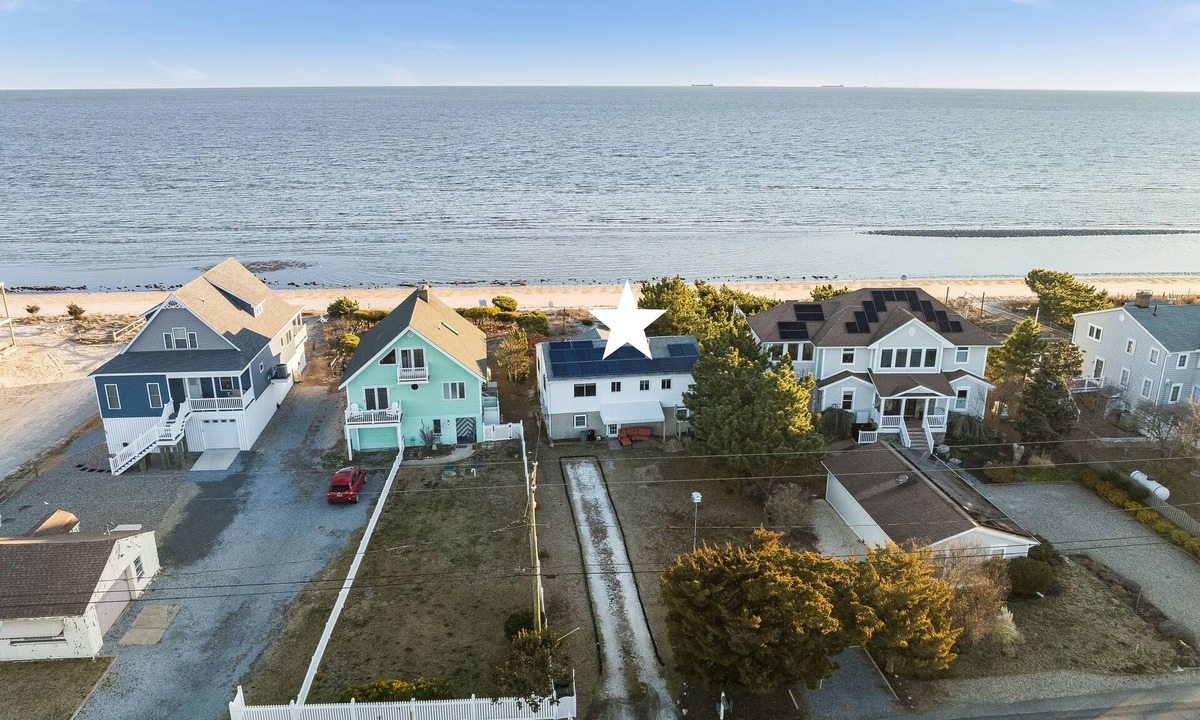 Slaughter Beach House | Direct Bay Front Pet Friendly Home!