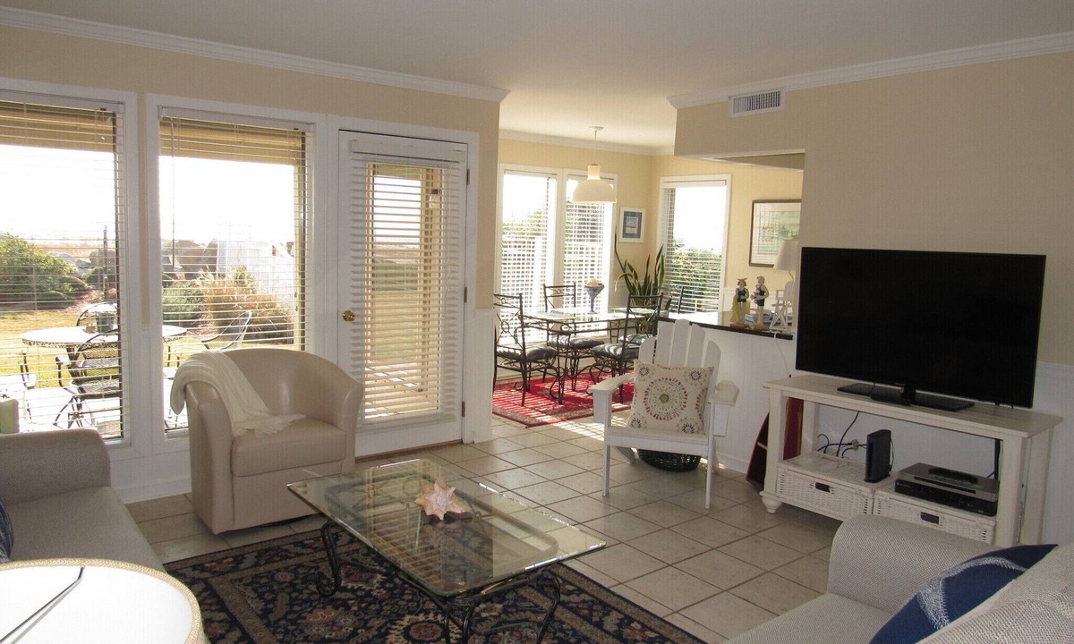 Saint Helena Island Condo | DIRECT BEACH FRONT/OCEAN FRONT. SPECIAL MAY RATES!nJohn Fripp Villa 101