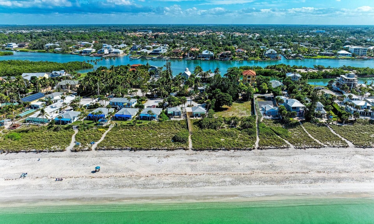 Nokomis Cottage | Direct Beachfront 2BR Cottage on Casey Key!