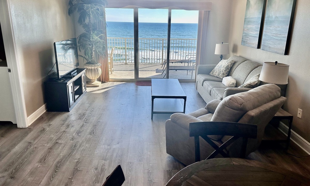Gulf Shores Condo | Direct Gulf Front ~ 4th Floor ~ 2BD 2BA ~ Oversized Balcony ~ Keyless Entry