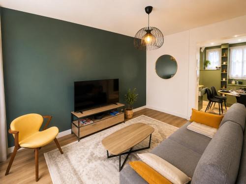 Saint-Mande Apartment | Direct Line 1 to Champs-Élysées Elegant Apt 4