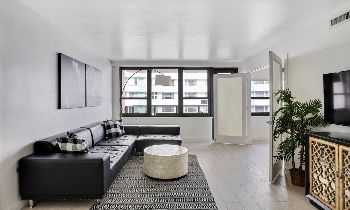 Mid Beach Condo | Direct Ocean Front Property