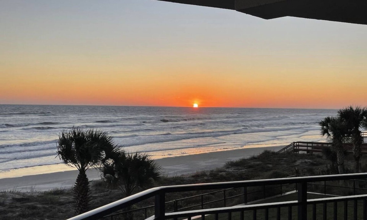 Light House Shores Condo | Direct Ocean Front Condo steps away from the Beach!