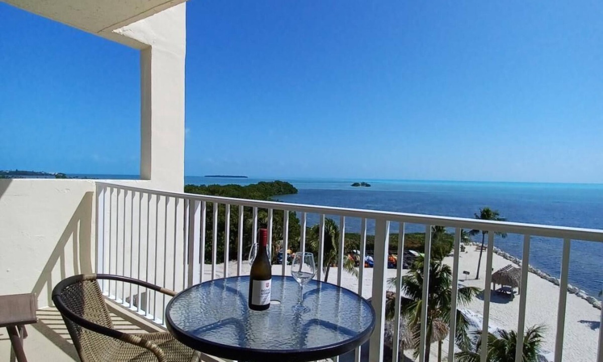 Tavernier Condo | Direct Oceanfront End Unit, WiFi, Pool, Peaceful Location, Panoramic Views!