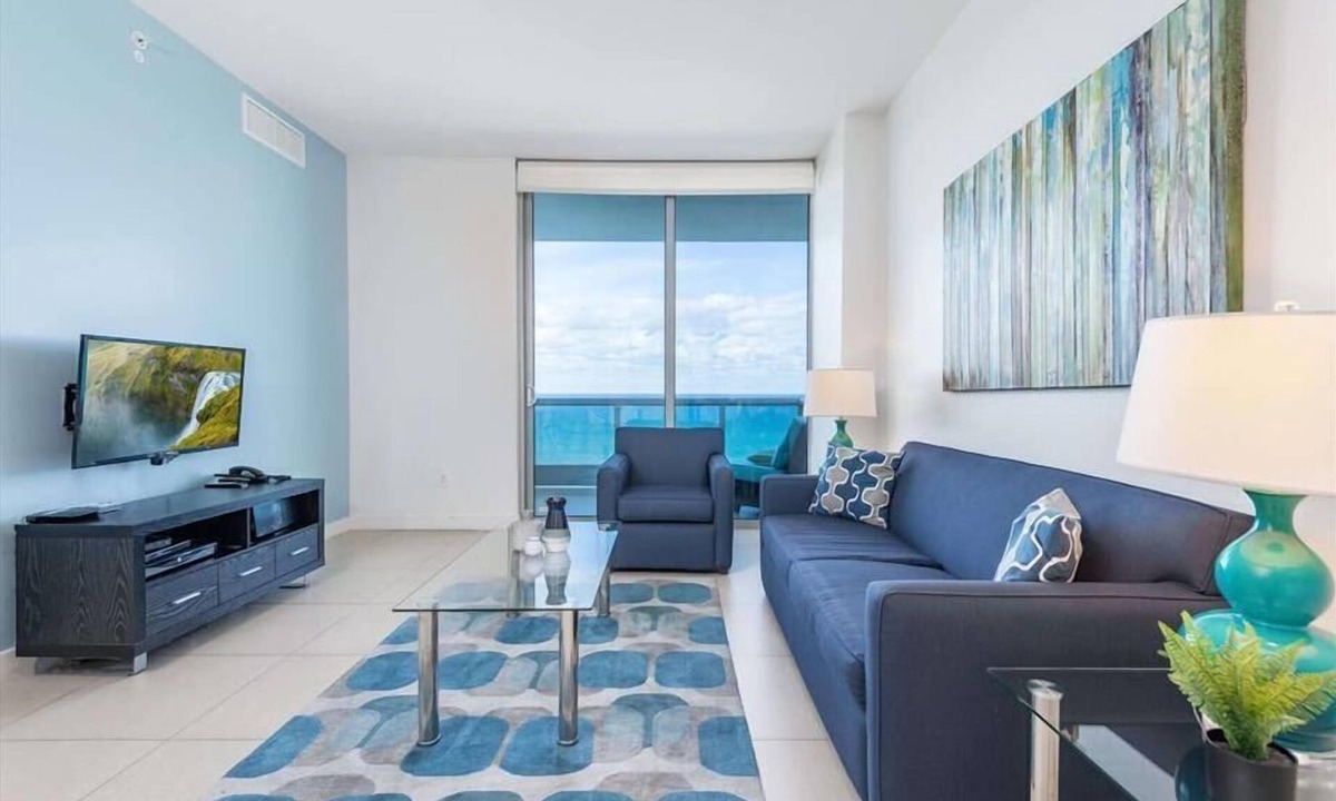 North Beach Apartment | Direct Oceanfront View | High Floor + Balcony | Beach Access