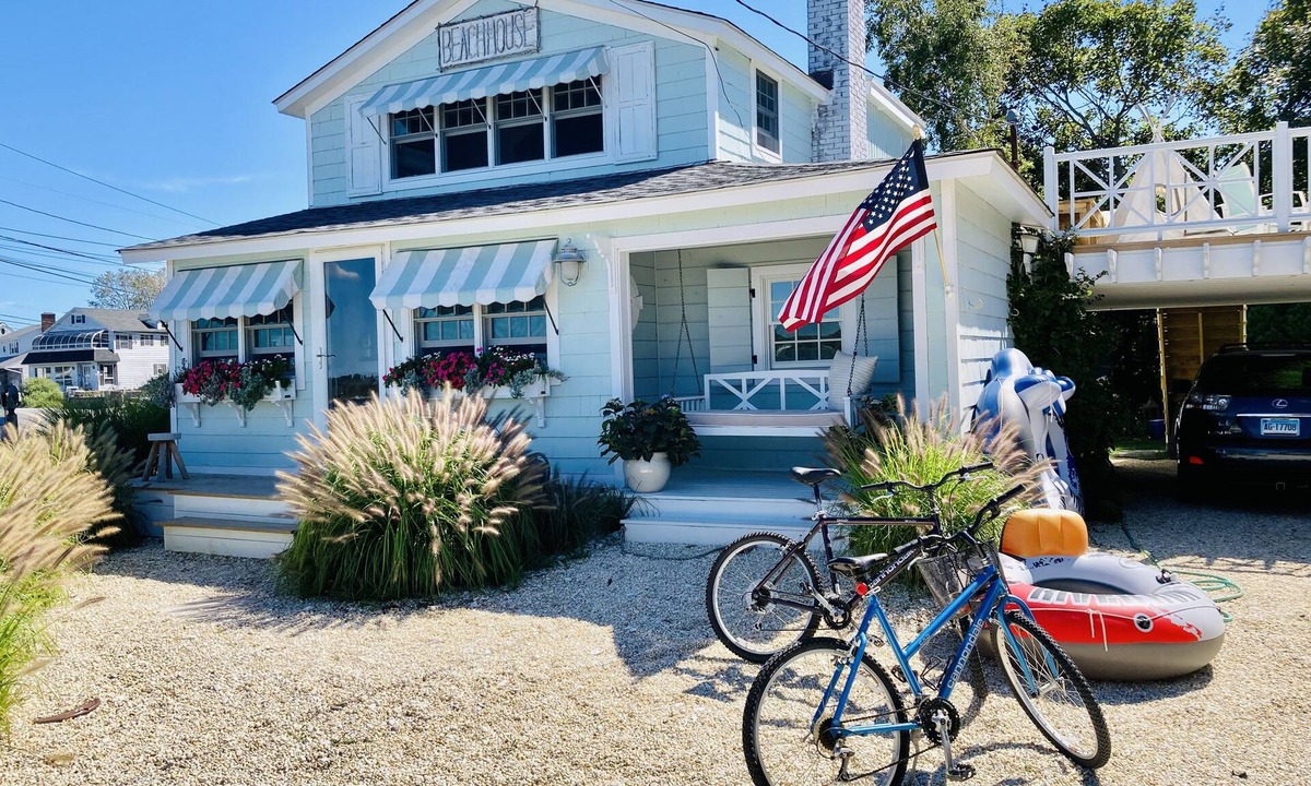 Westport Cottage | DIRECT WATERFRONT Beachhouse!