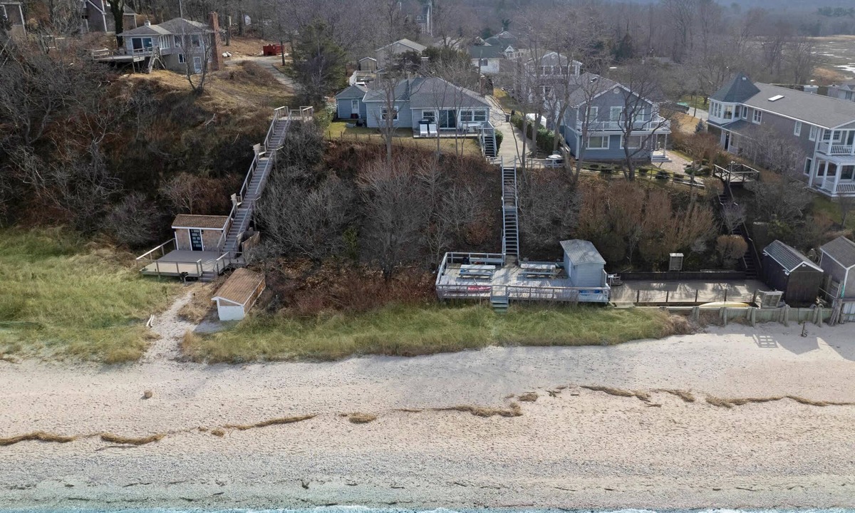 Wading River House | Direct Waterfront Stella Retreat | North Fork