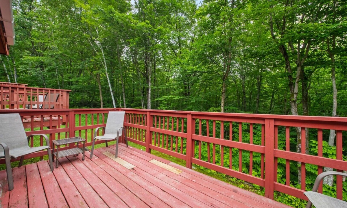 Stoneham Cabin | Disconnect Here | Rustic 3BR Off-Grid Hideaway