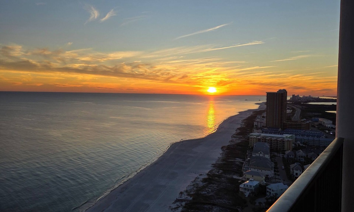 Orange Beach Condo | DISCOUNT FOR EARLY BOOKING with local owners on 5 STAR LUXURY OASIS 2702!