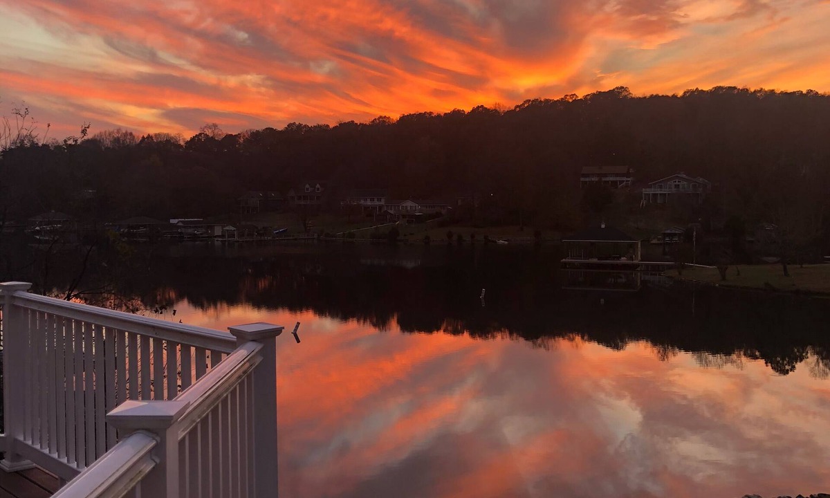 Smith Mountain Lake House | DISCOUNTED RATE First Week of June! Gentle Slope, No Wake Cove, Large Dock.