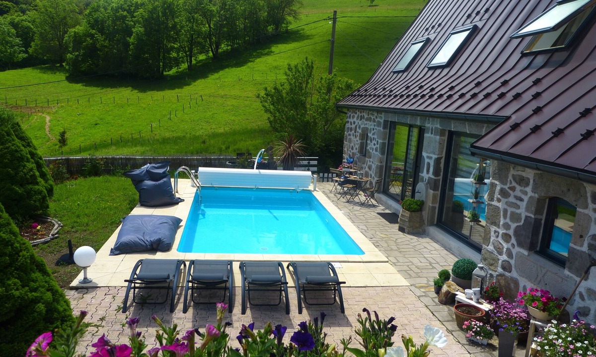 Saint-Jacques-des-Blats House | Discover . Breathe . Dreaming .