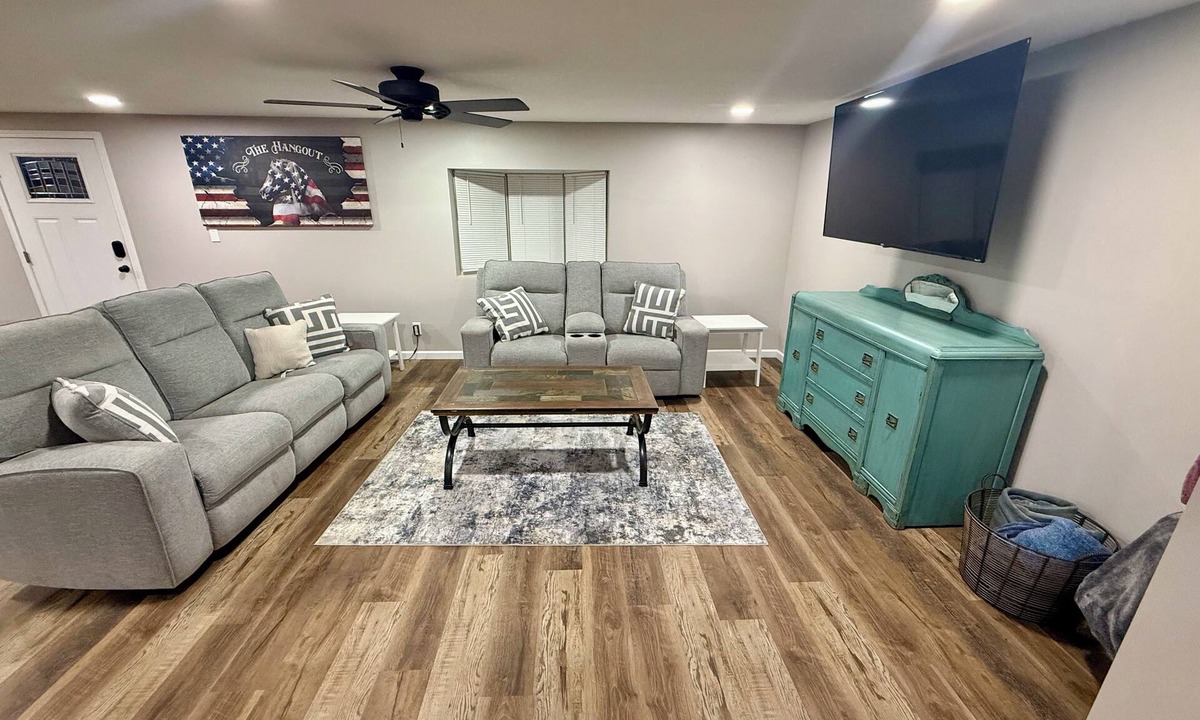 Goodland House | Discover comfort & convenience w spacious 3bed/2bath home located just off I-70