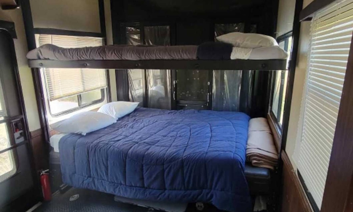 Jacumba RV Rental | Discover Desert Tranquility: Comfortable Resort with Nature Access
