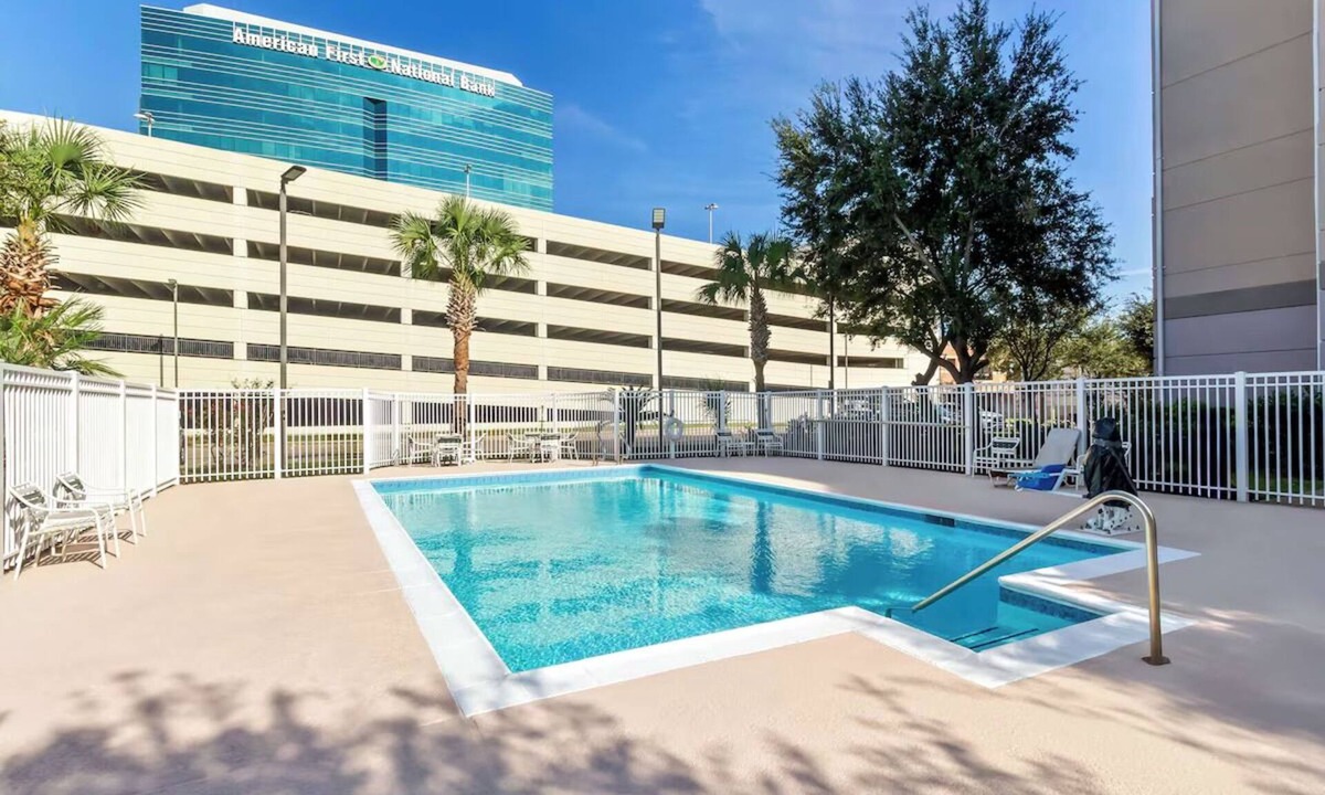Chinatown Hotel | Discover Houston's Beauty from Comfortable Room with Outdoor Swimming Pool
