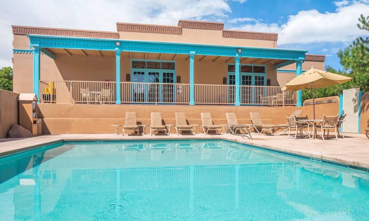 Northeast Santa Fe Hotel | Discover Santa Fe: Spacious Suite with Scenic Views & Resort-Style Comforts