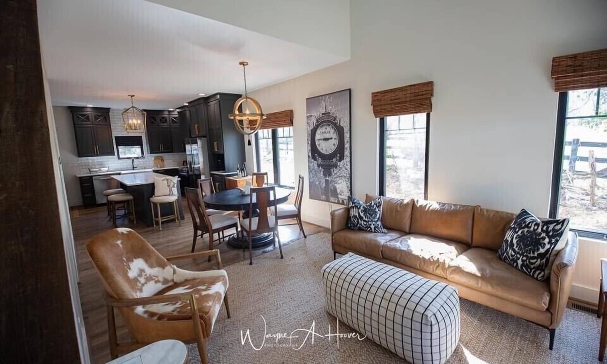 Midway Cottage | Discover Your Perfect Getaway: Cottage in the Heart of Horse & Bourbon Country!