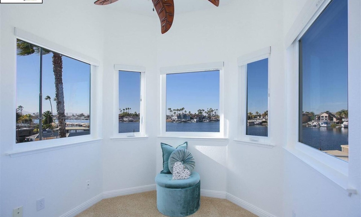 Discovery Bay House | Discovery Bay Fast Water Gem
