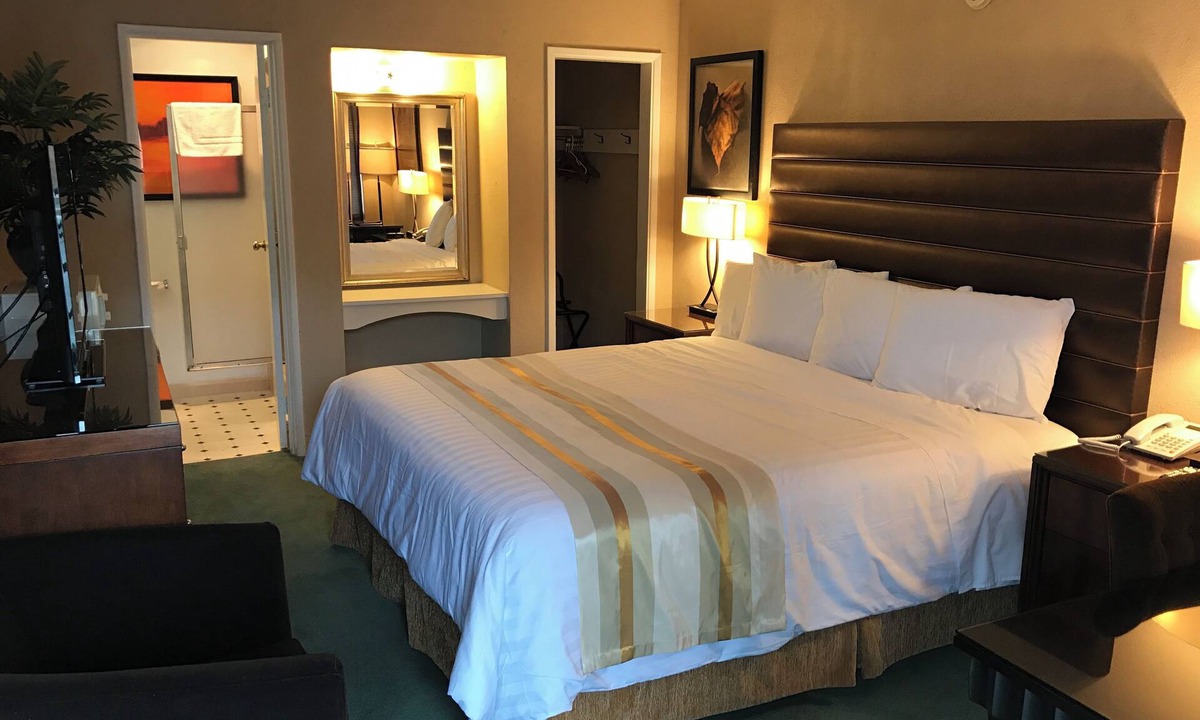 Grants Pass Hotel | Discovery Inn