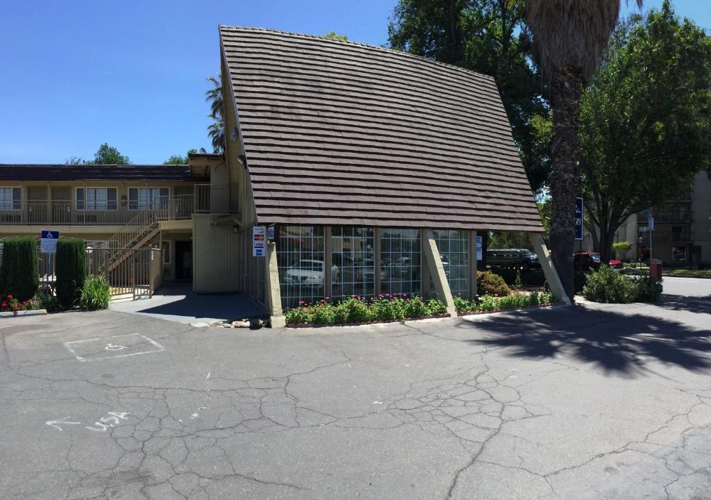 Modesto Hotel | Discovery Inn