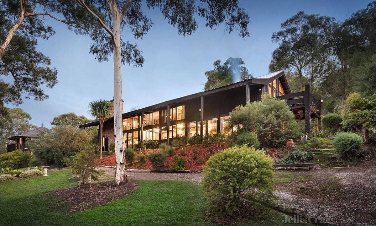 Eltham House | Diskin House Mt Pleasant Rd, Eltham