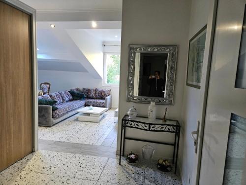 Mouroux Apartment | Disney 1