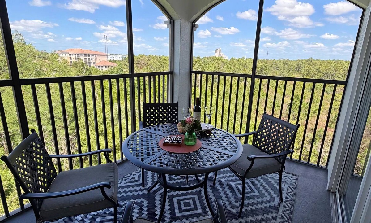 Florida Central Atlantic Coast Condo | Disney Lake View 2BR Condo Pet Friendly Sleeps 6