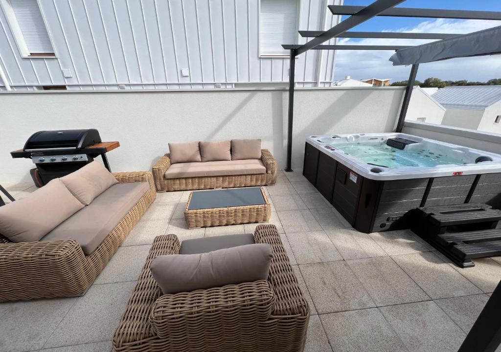 Bussy-Saint-Georges Apartment | Disney/Paris -Jacuzzi -3 Bedroom