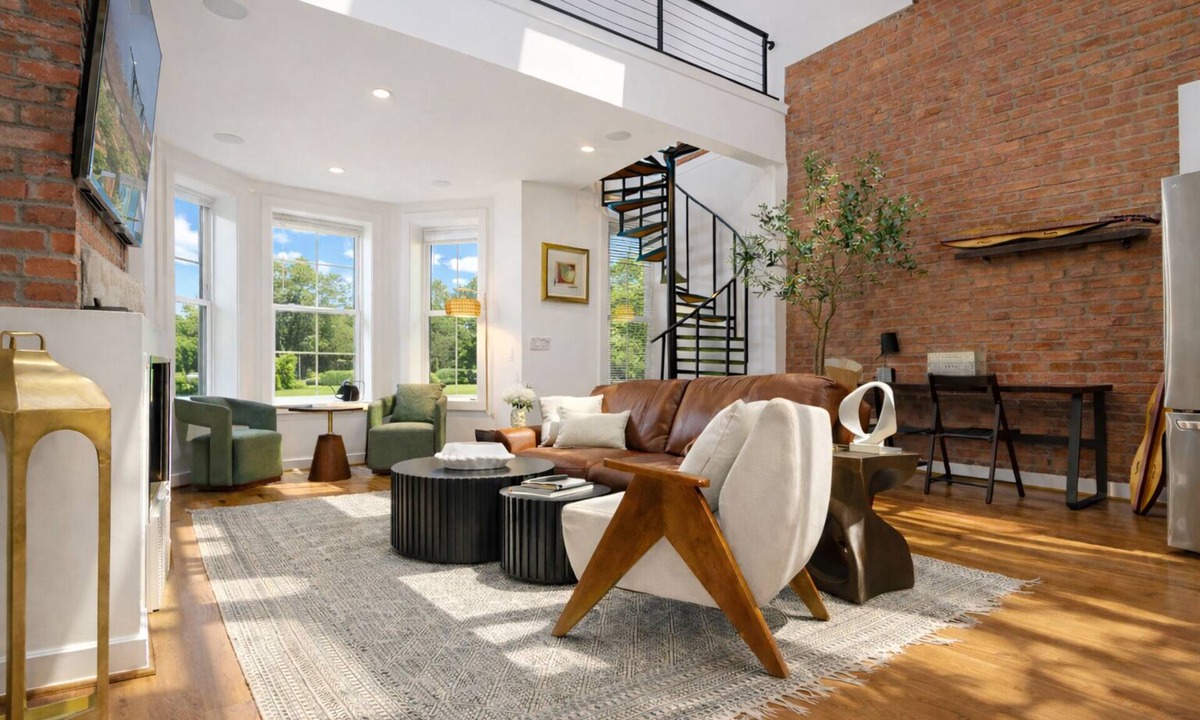 Columbia Heights Condo | District Gojo A - Modern 3BR Loft with Rooftop
