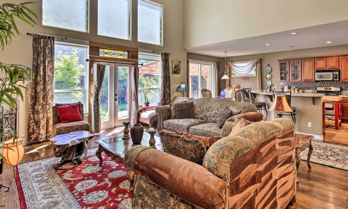 Lafayette House | 'Diva's Delight:' Luxurious Wine Country Home