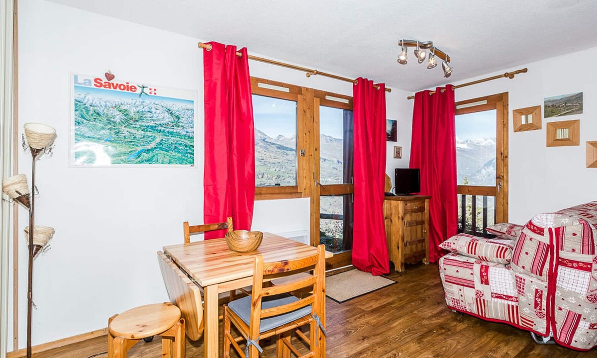 Montchavin Apartment | Divisible studio near slopes, 4 pers., parking, nice view