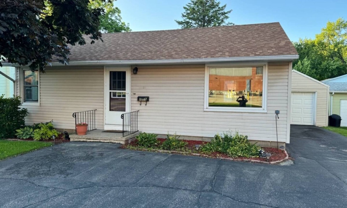 Dixon House | Dixon hideaway. 2BR comfy house with fenced yard