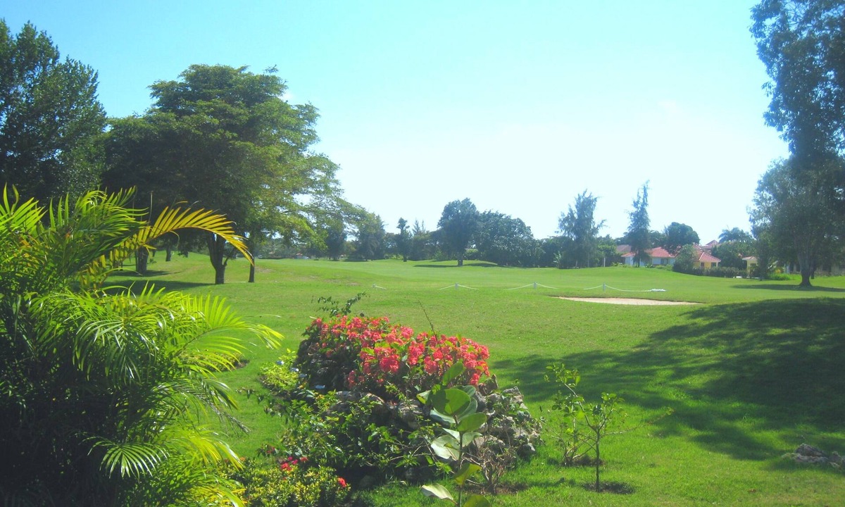 Juan Dolio Villa | Luxury Villa Golf Mora