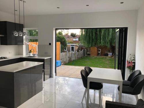 Valley House | DO NOT BOOK plzzzzzzz