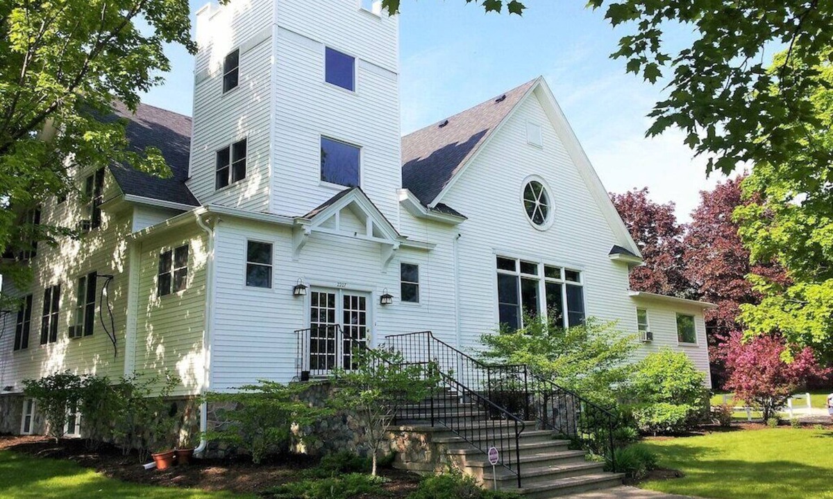Sister Bay House | Do you need a big place ? Door County Church Restored to a Beautiful Home