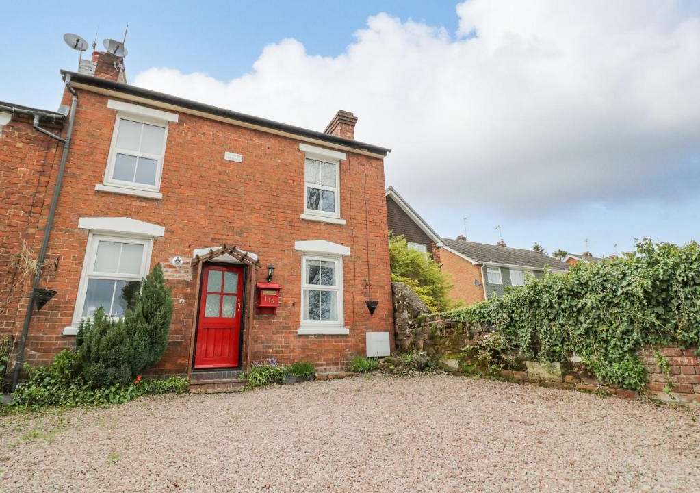 Bewdley House | Dobbies Den