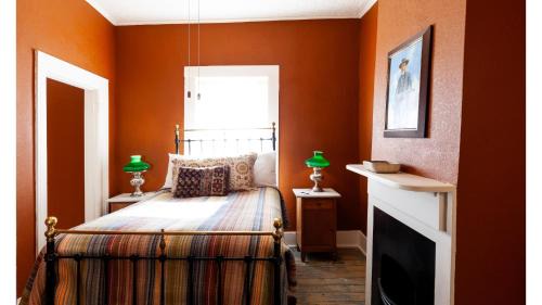 Cimarron Hotel | Doc Holiday - Historic Hotel Room
