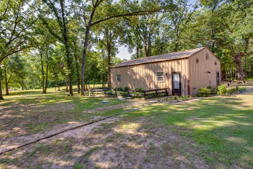 Wills Point House | Dock & Fire Pit: Lake Tawakoni Vacation Rental!