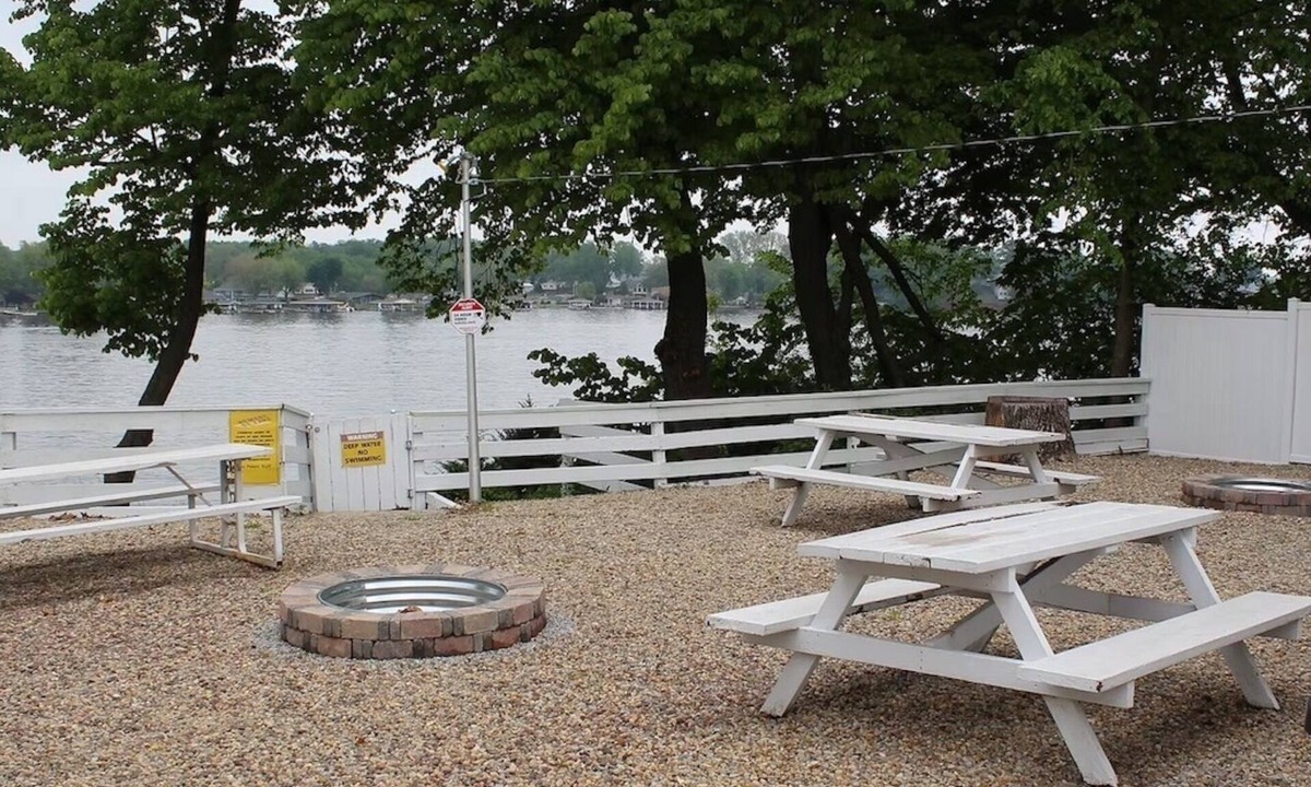 Monticello Resort | Dockside Lake Resort