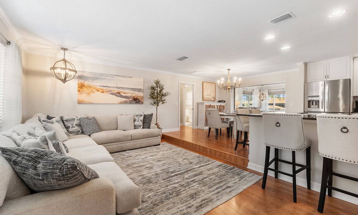 Palm Harbor Cottage | Dockside Serenity